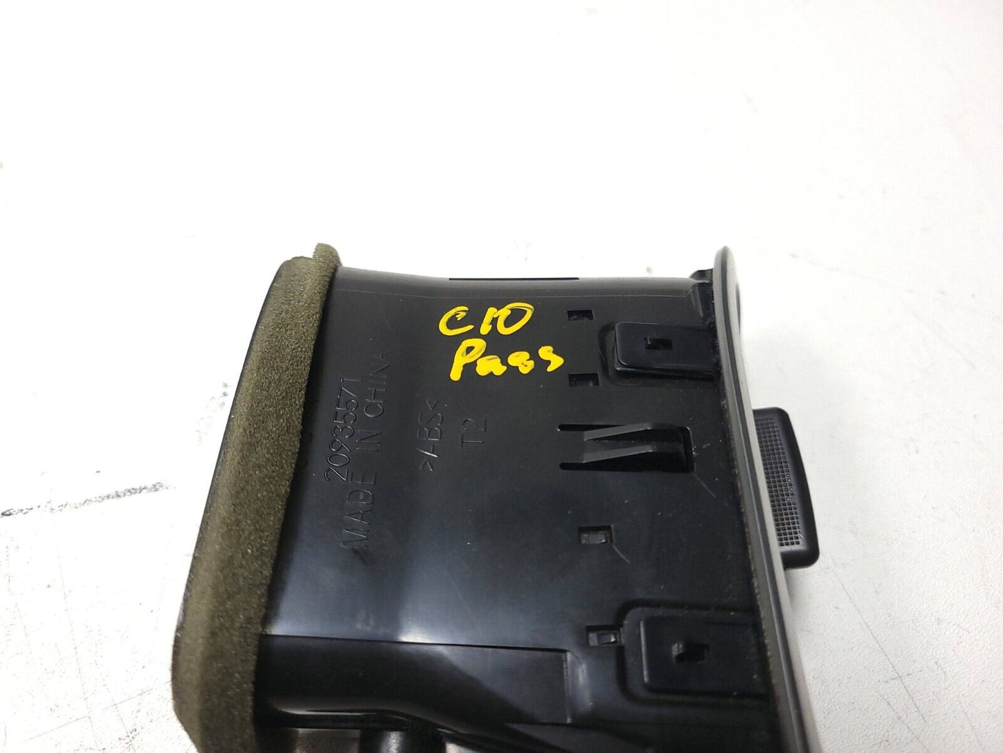 2010- 2014 Chevrolet Suburban Console Air Vent Grille W Center Left & Right OEM