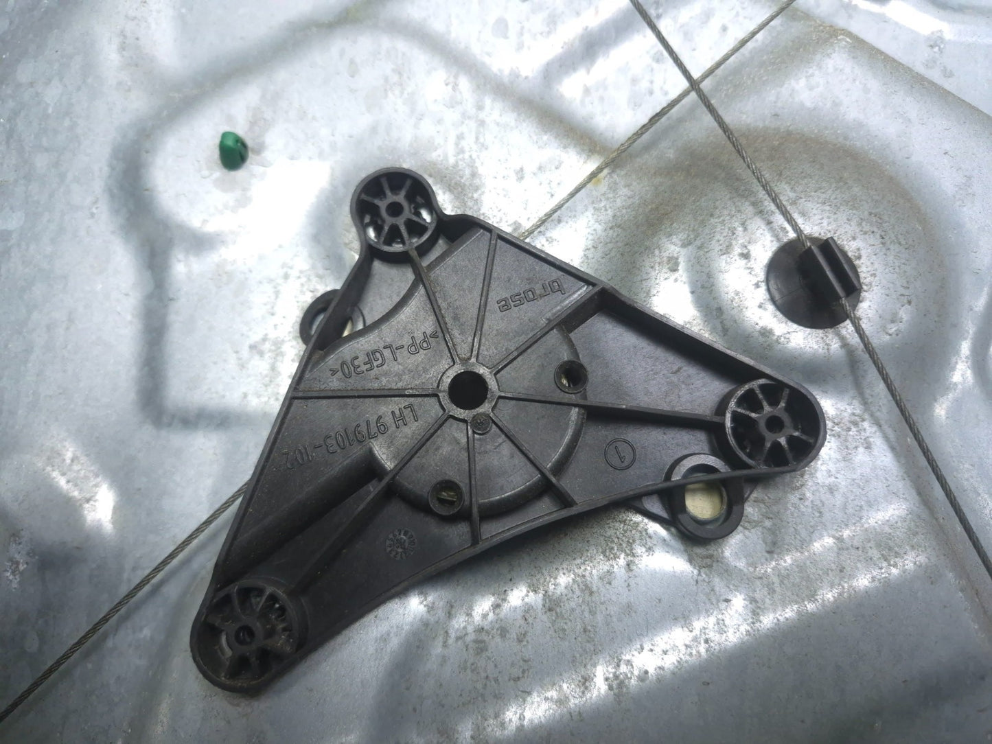 2011 Volkswagen Tiguan Front Left Driver Window Regulator Panel OEM