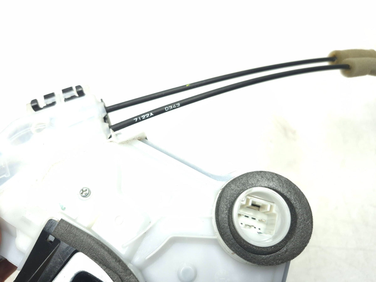 2017 Toyota Highlander Front Door Lock Latch Actuator Right Passenger Side OEM