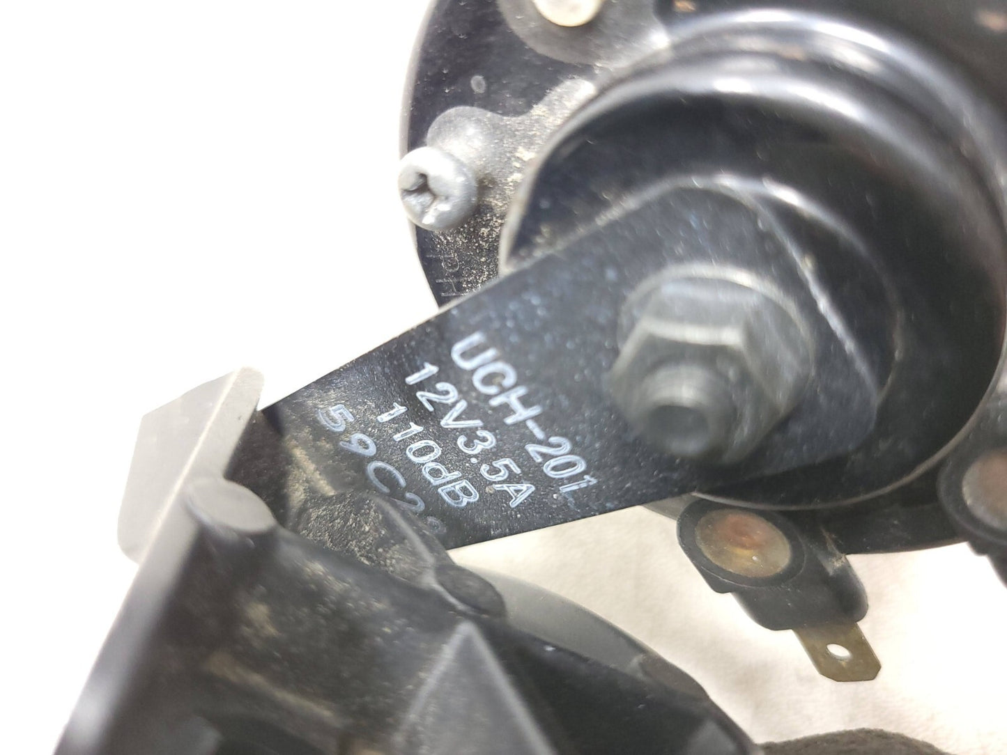 2015 - 2018 Yamaha Yzf-r3 Yzfr3 Horn Signal W/ Bracket OEM