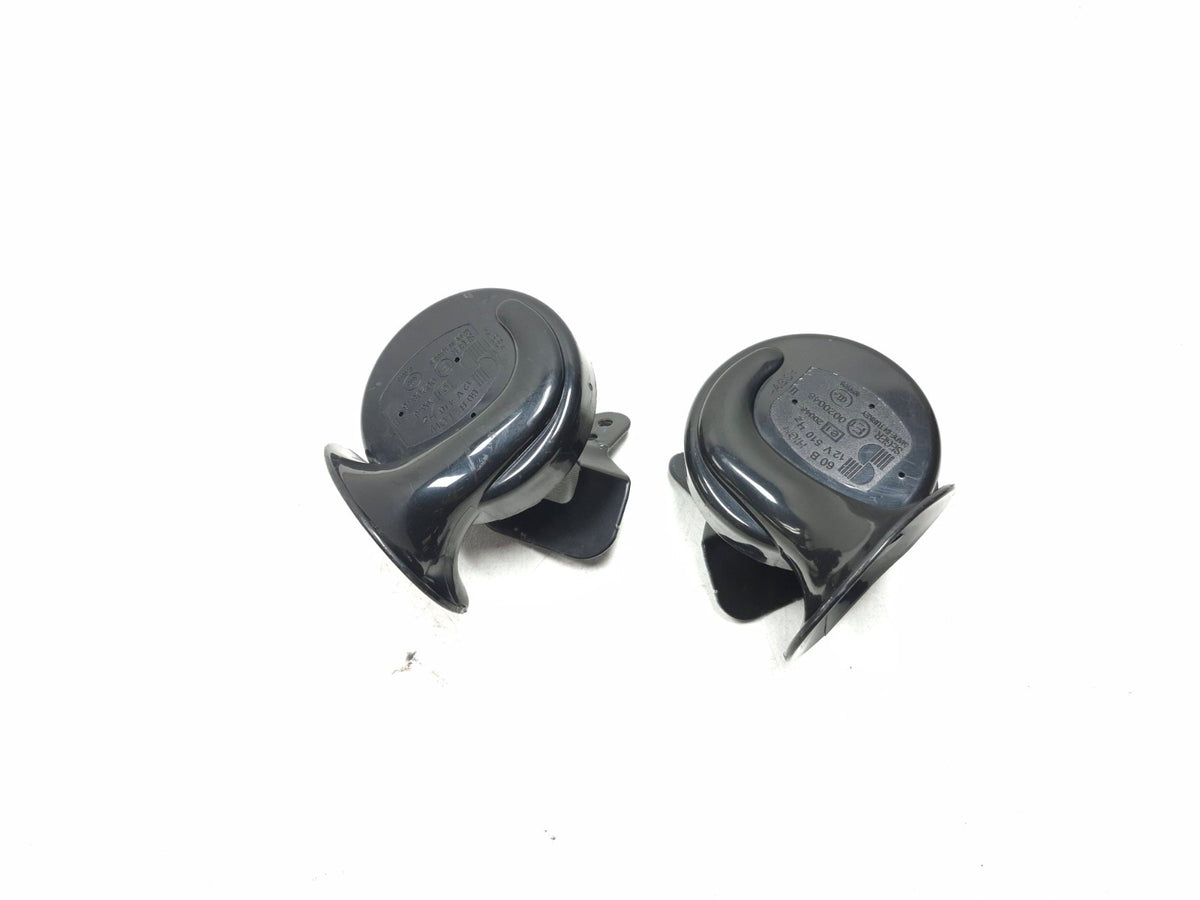2018 Tesla Model 3 Horn Signal Pair 1109660-00-a OEM