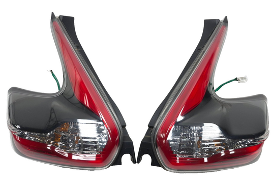 2015 Nissan Juke Tail Light Left & Right Pair OEM
