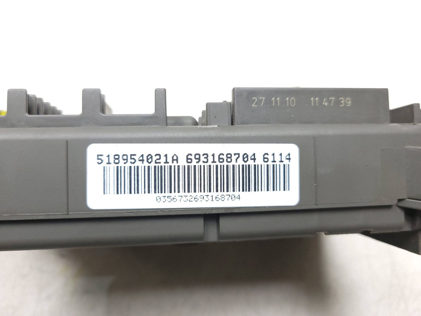 2007 - 2013 BMW X5 X6 E70 Power Distribution Fuse Relay Box  61146931687  OEM