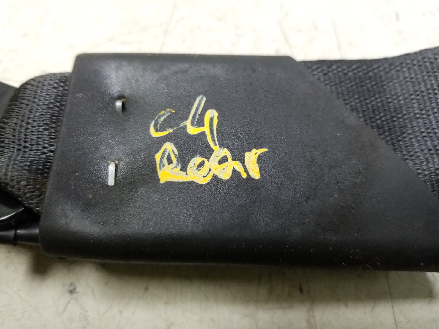 2010 - 2016 Cadillac SRX Rear Centre Seat Belt Buckleoem