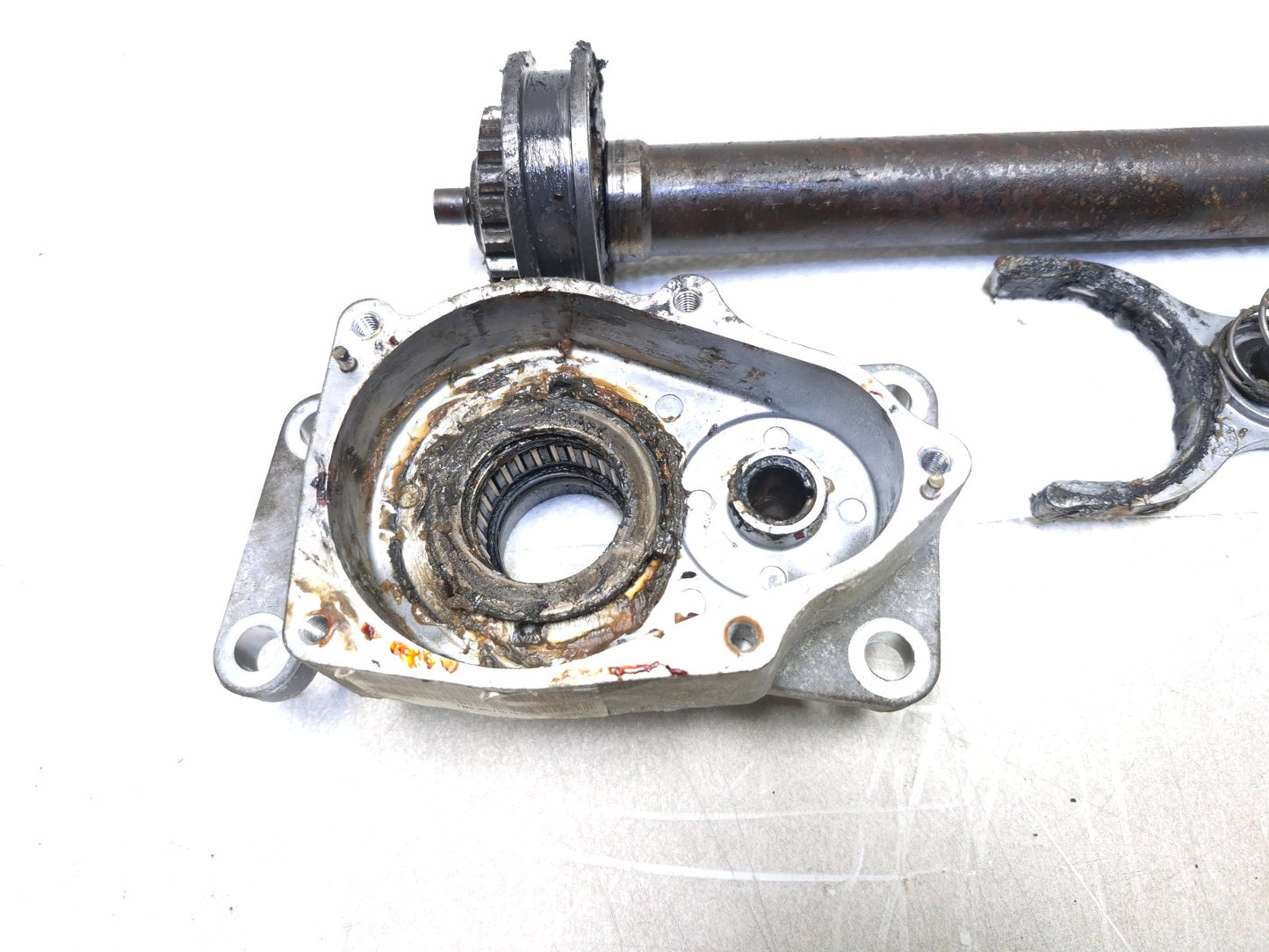 2018 Chrysler 300 AWD Transfer Case Shaft Intermediate Drive Shaft OEM