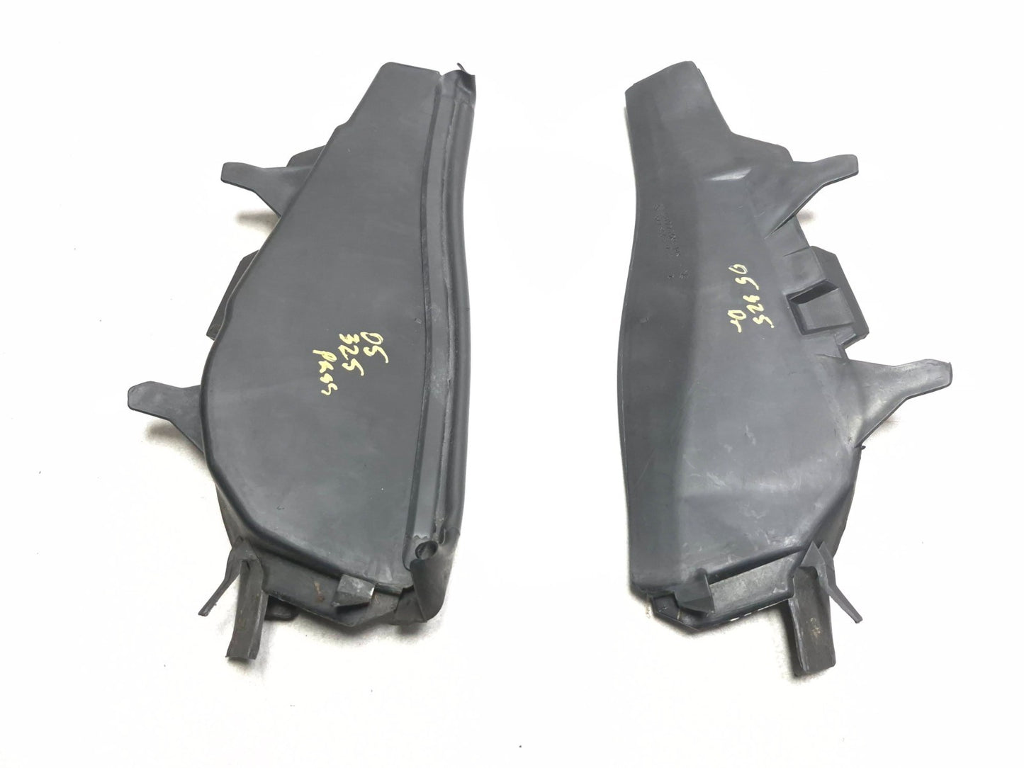 2005 BMW E46 325i Windshield Wiper Motor Cowl Cover OEM