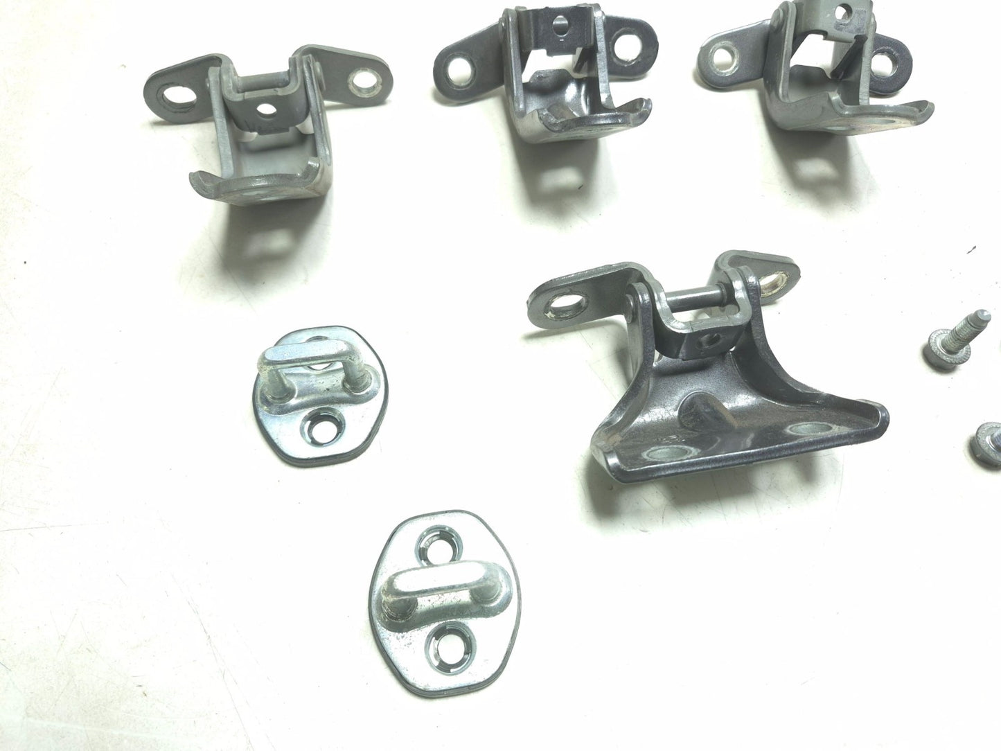 2018 Hyundai Sonata Door Hinge Front & Rear Right Passenger Side Set OEM