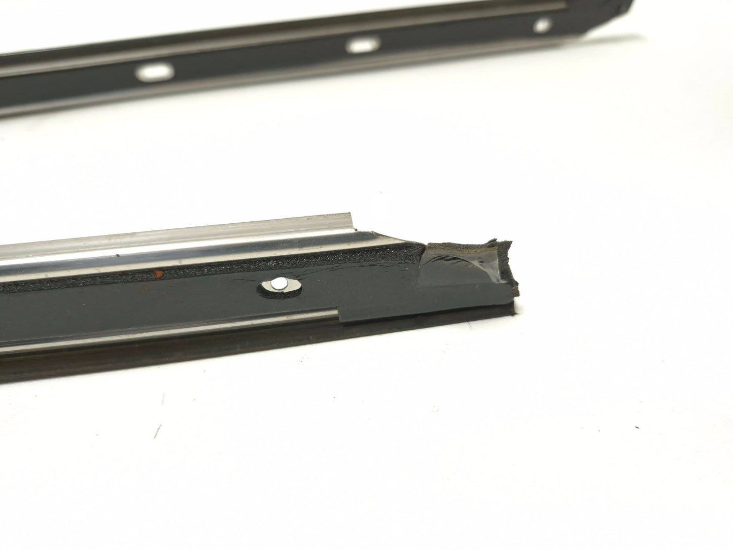 2020 Dodge Challenger 5.7l Front Upper Door Seal Weatherstrip Molding Pair OEM