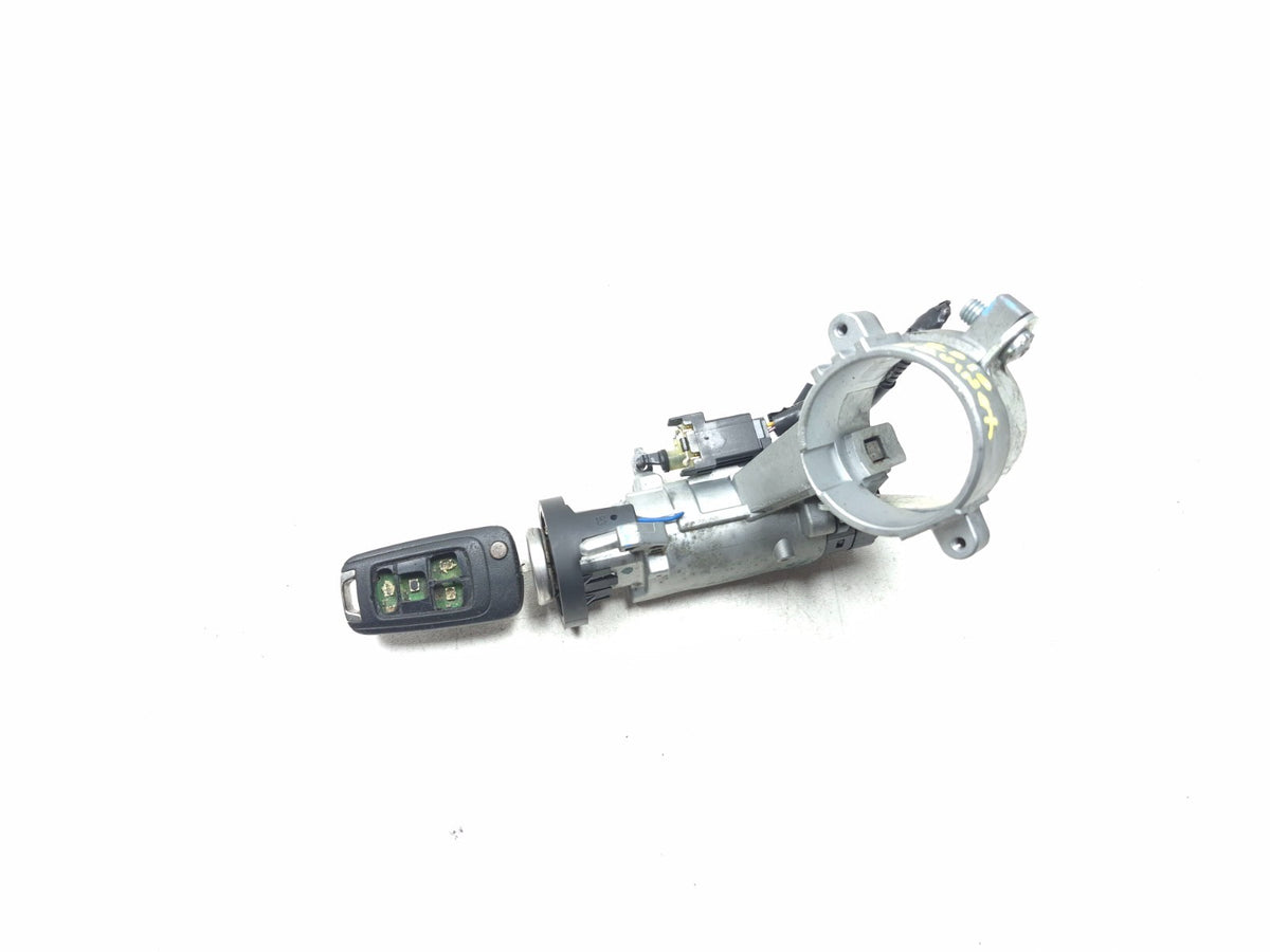 2010 Chevrolet Equinox Ignition Switch Lock Cylinder & Key OEM