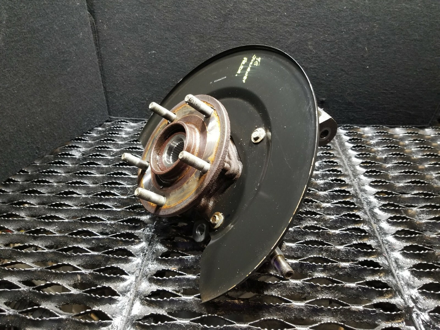 2016 Dodge Journey Front Spindle Knuckle Wheel Hub Driver Side Left OEM