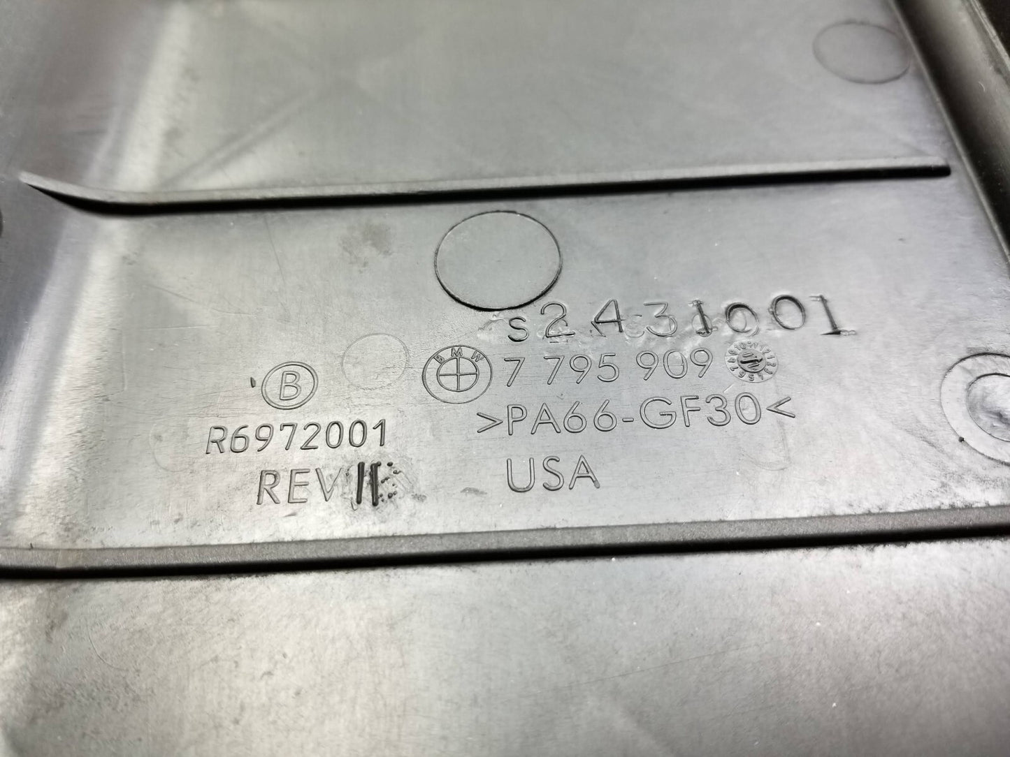 2007 - 2013 BMW X5 X6 E70 Upper & Lower Radiator Carrier Cover 4pcs 3.0l OEM