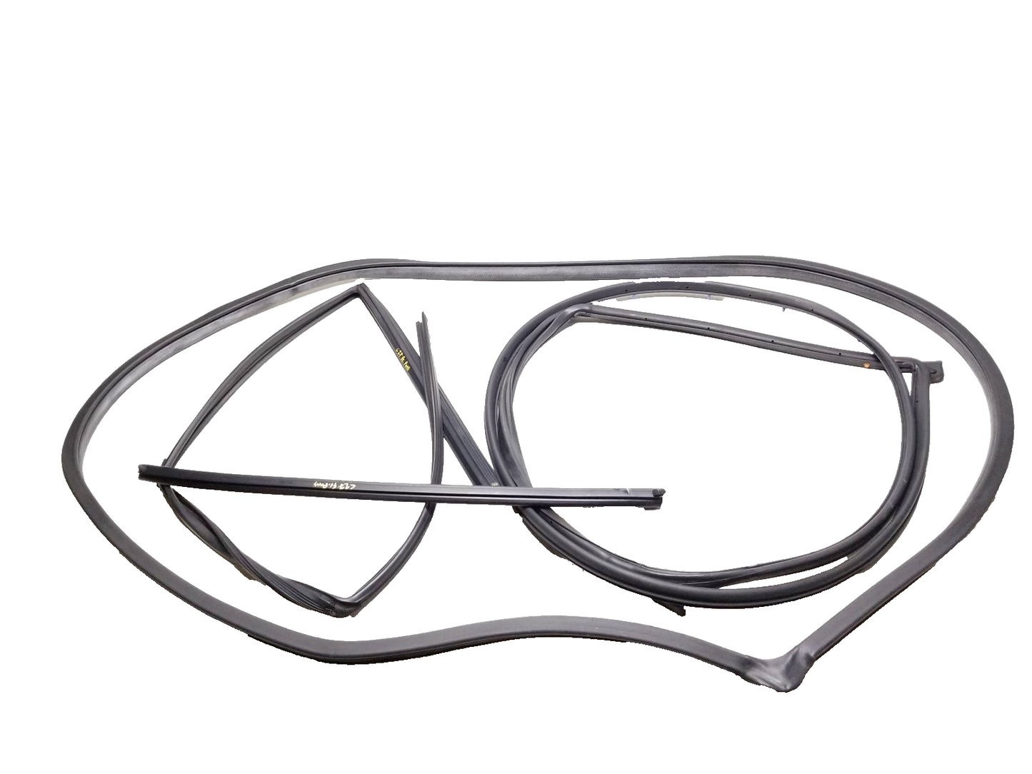 2014 - 2019 Kia Soul Door Weatherstrip Front Passenger Side Right OEM