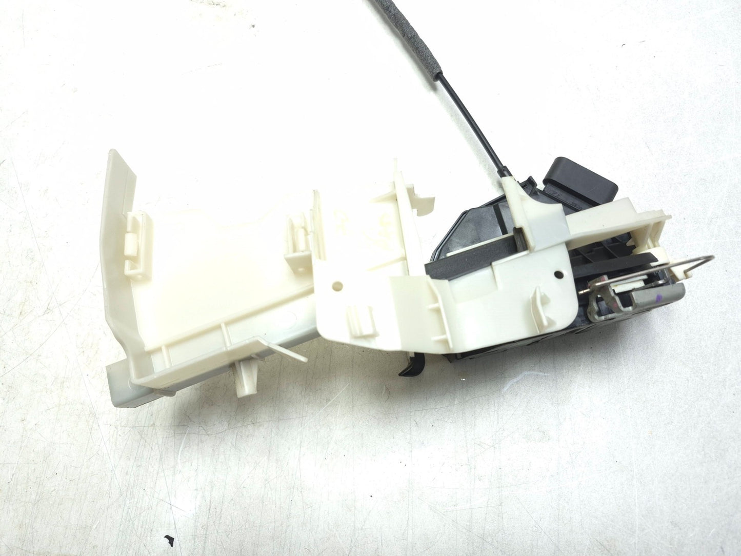 2017 Ford Focus Front Door Lock Latch Actuator Driver Side Left OEM