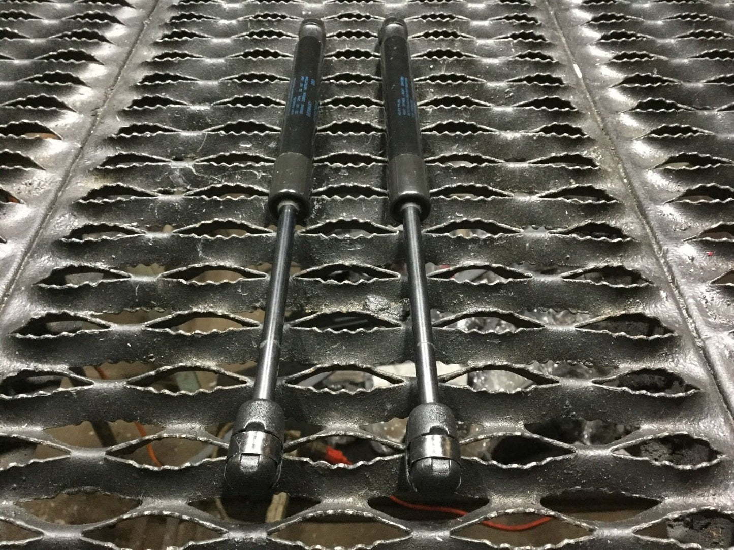 03 04 05 06 Audi A4 Trunk Lift Struts 8h0827552b OEM Pair