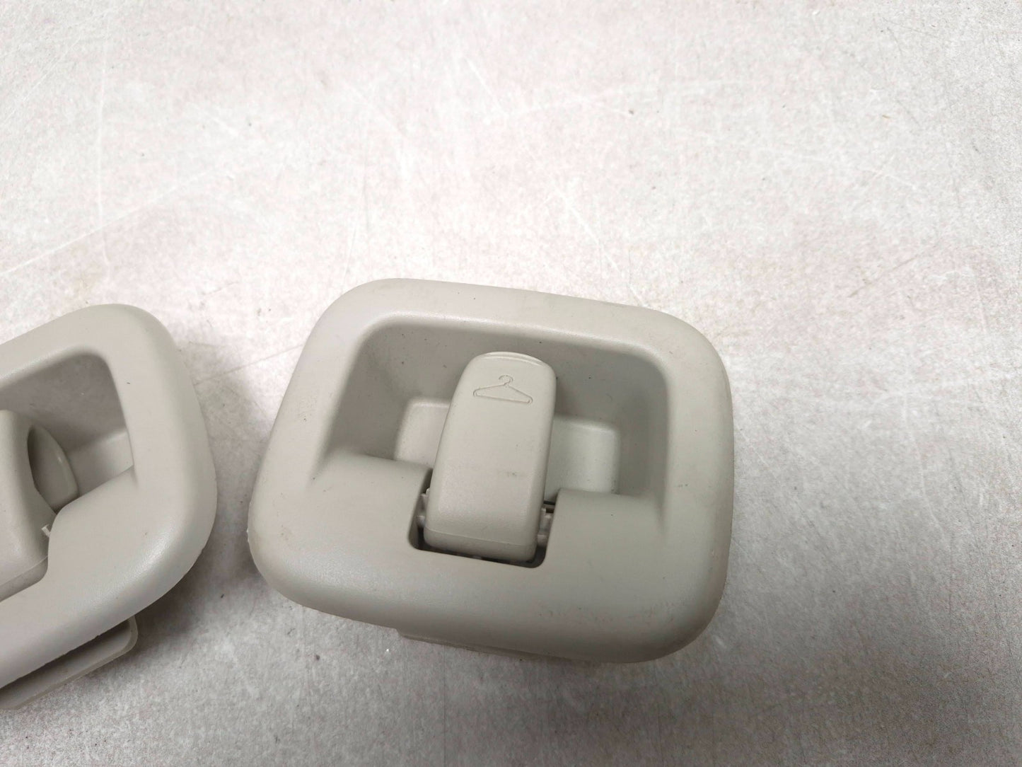 2013 Dodge Grand Caravan Cloth Hook Pair Oem✅