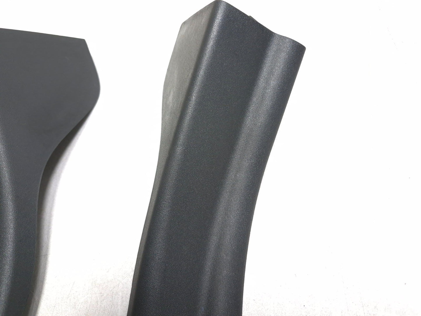 2007 Volvo S40 Rear Door Sill Plate Trim Left & Right OEM