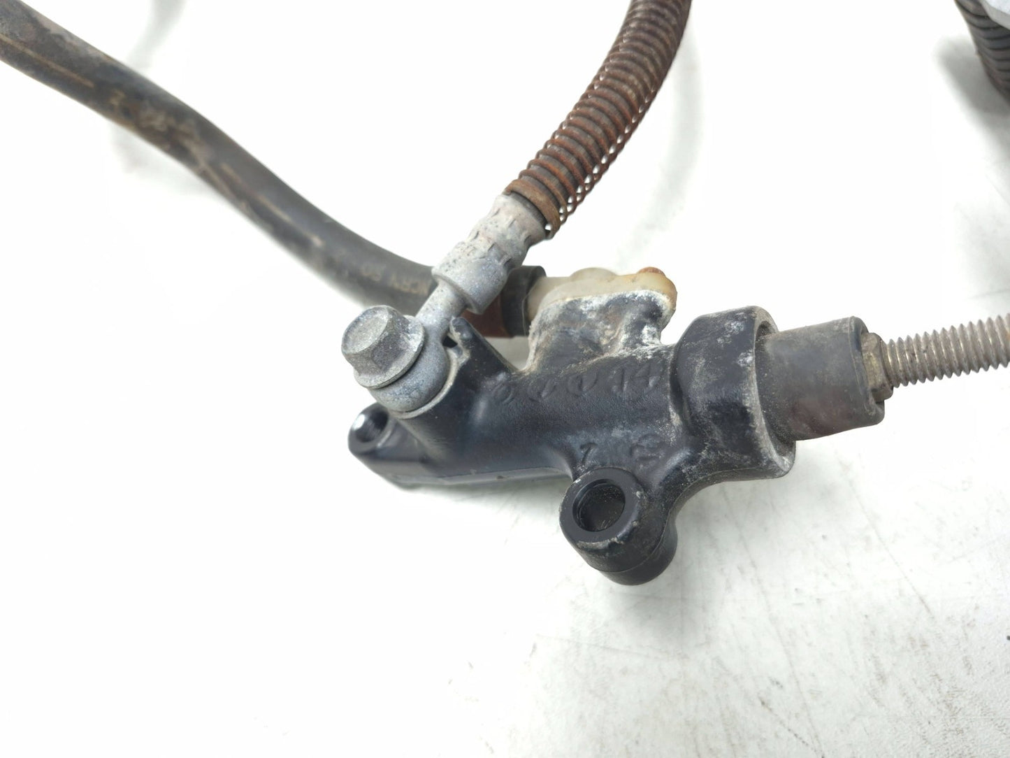 1991 Yamaha Fzr600r Front Right Foot Peg & Bracket W/ Master Cylinder &pedal OEM