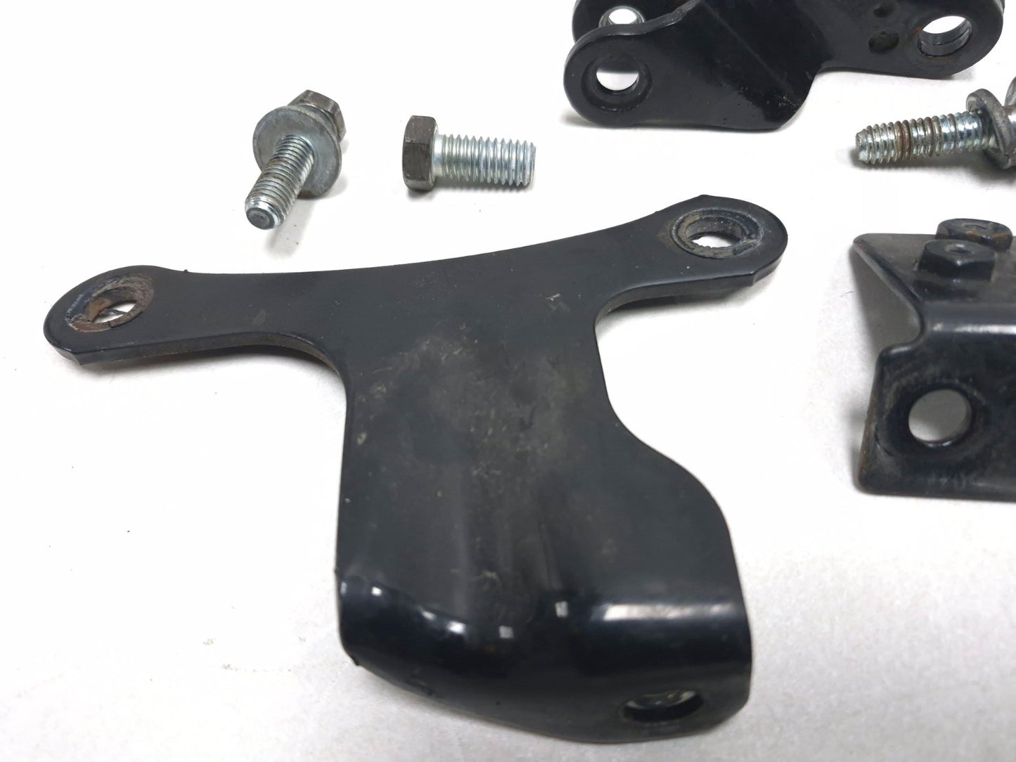 2009 Harley-davidson Sportster Xl883l Mounting Bracket & Misc Hardware Bolt OEM