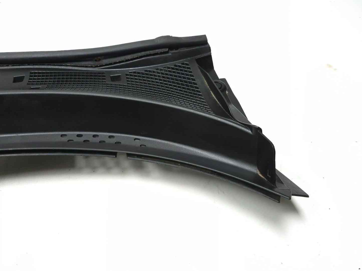 2015 Nissan Juke Windshield Wiper Motor Cover Cowl 668621km1e OEM