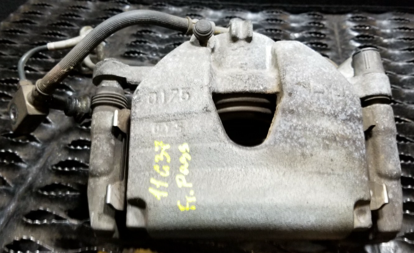 2011 Infiniti G37 Front Passenger Brake Caliper OEM