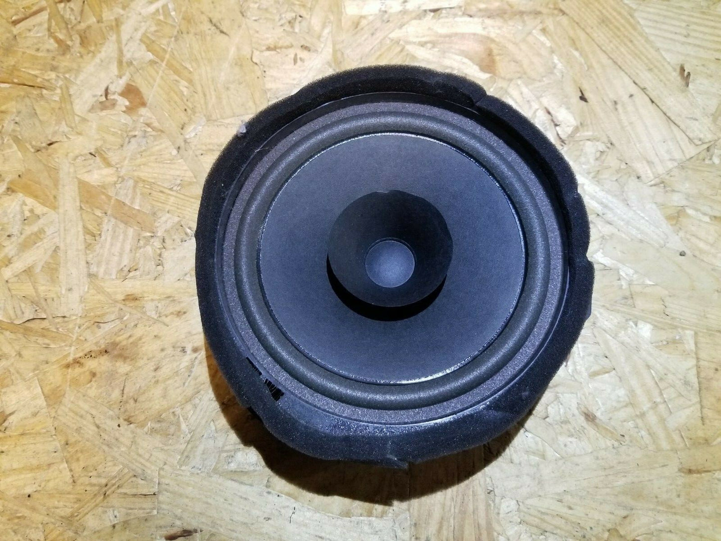 15 16 17 Chevrolet Equinox Rear Door Audio Speaker  23267079 OEM 24k