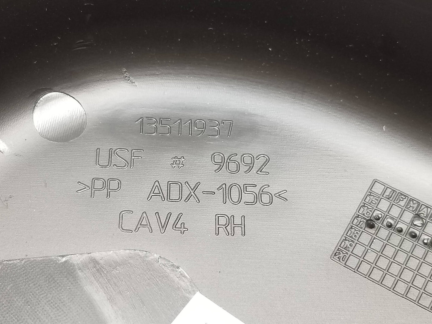 17 - 2019 Cadillac Xt5 Front Seat Side Trim Cover Front Passenger Side Right OEM