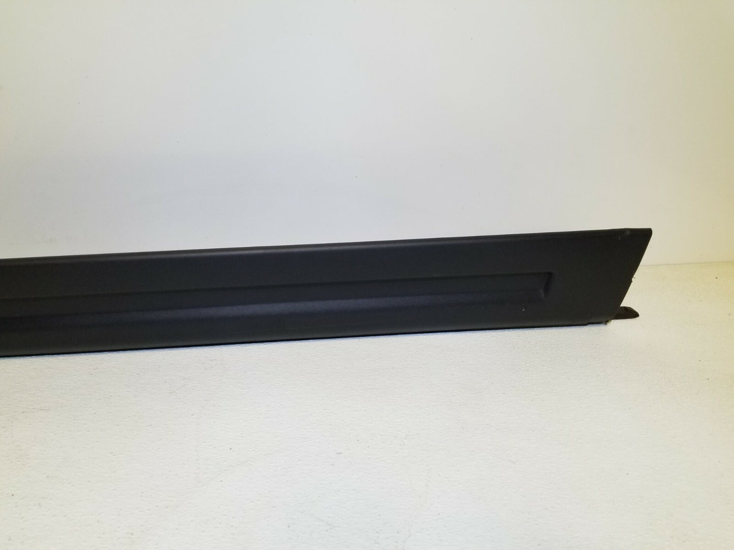 2009 Range Rover Sport Rocker Panel Skirt Molding Right Passenger Side OEM