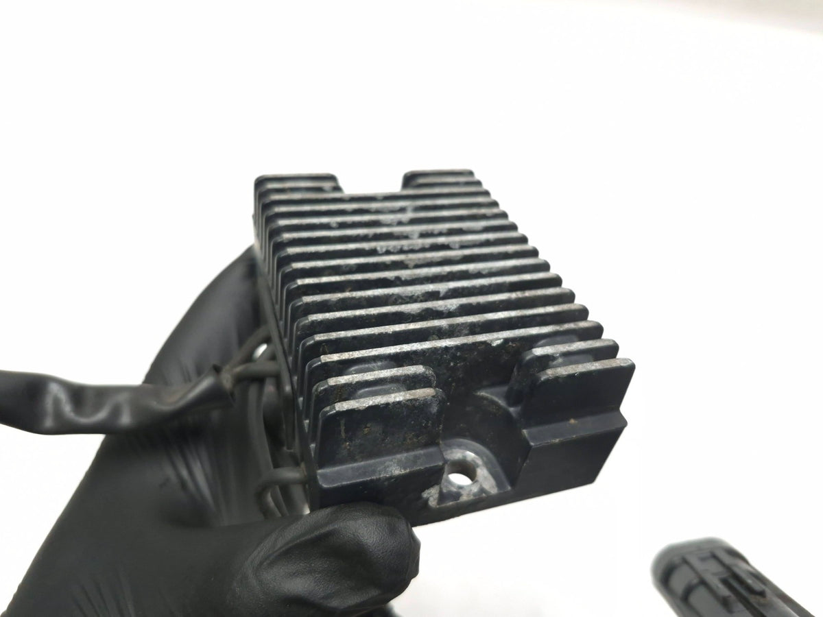 2004-2006 Harley Sportster Xl1200 Xl883 Voltage Regulator Rectifier 74523-04