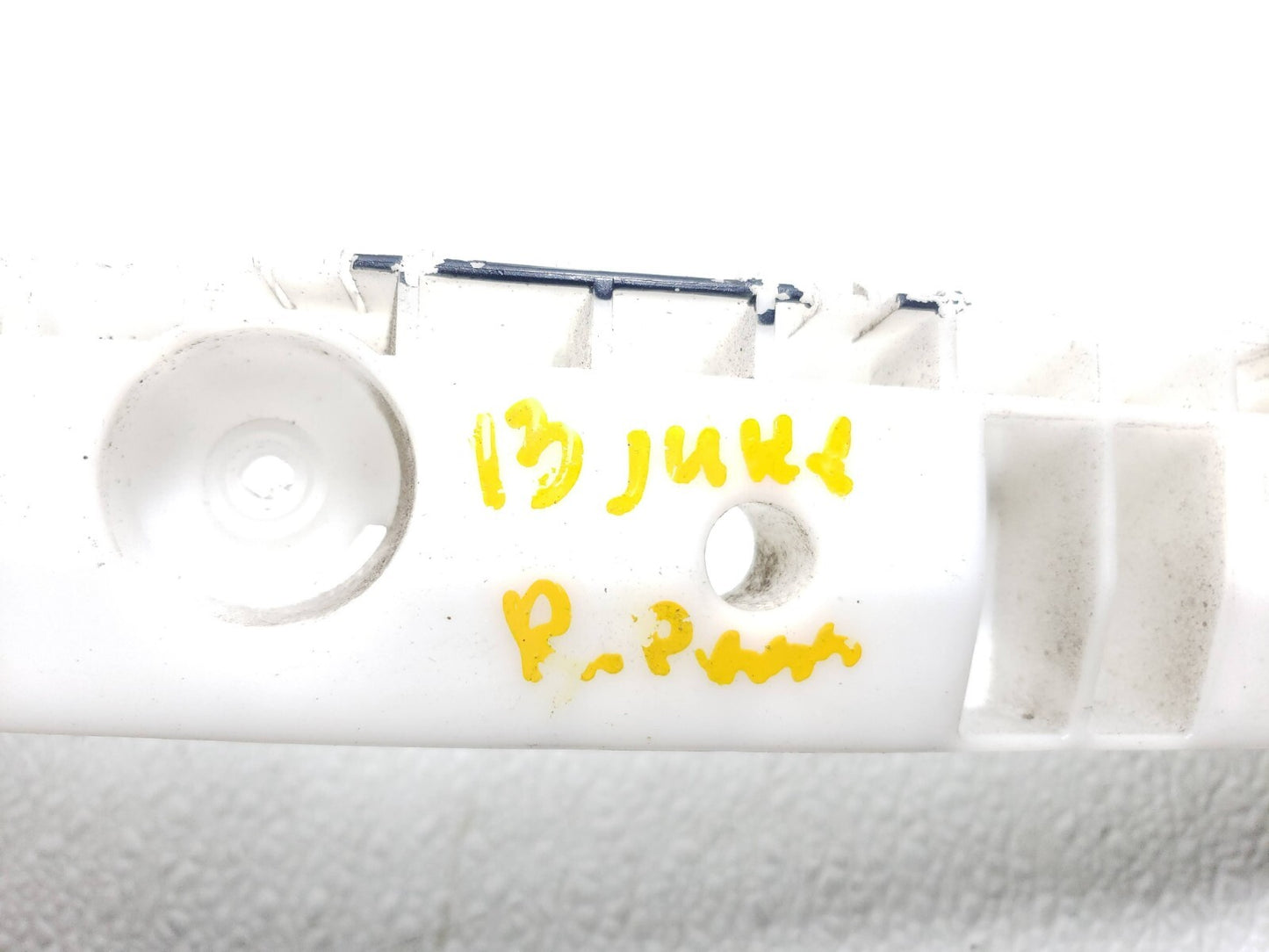 11 12 13 14 Nissan Juke Rear Bumper Bracket Support Passenger Side Right OEM