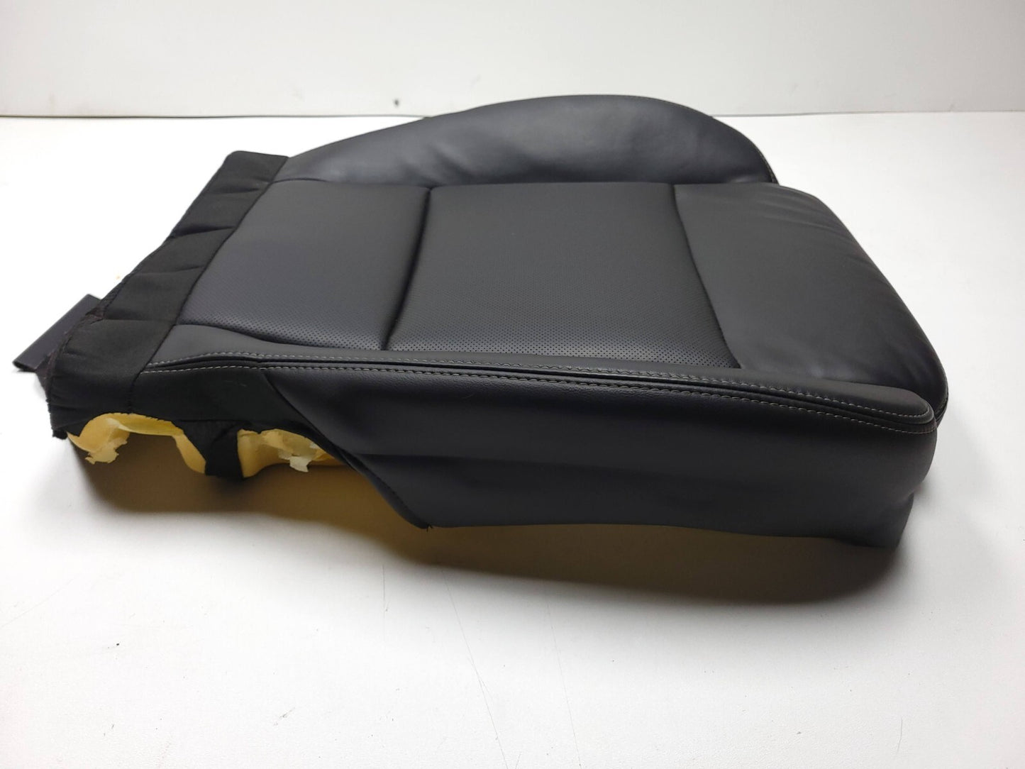 2013 - 2018 Cadillac Ats Front Right Passenger Seat Cushion Bottom Lower OEM
