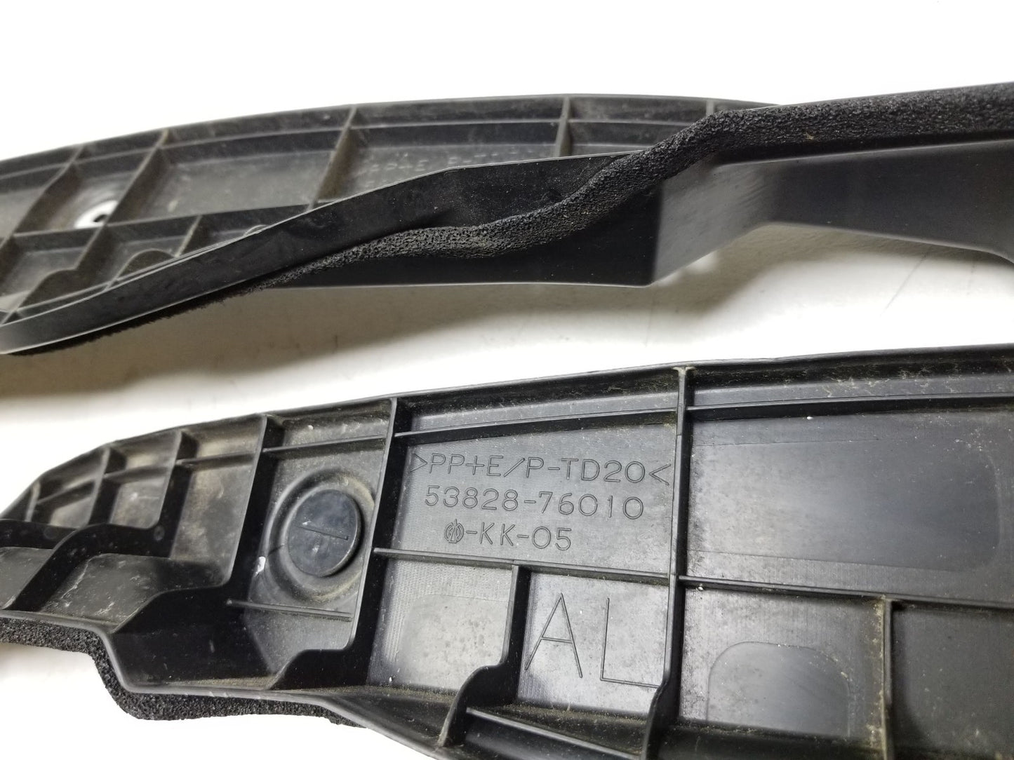 11-17 Lexus CT200h Front Fender Protector Left & Right Pair Oem✅