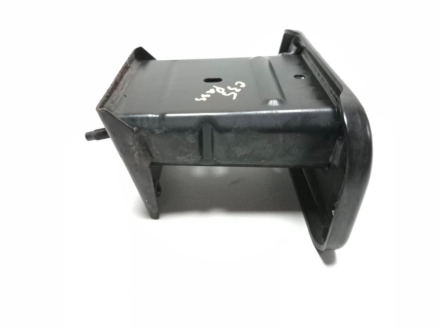 2020 Infiniti Q50 Front Reinforcement Bar Bracket Left & Right Pair OEM