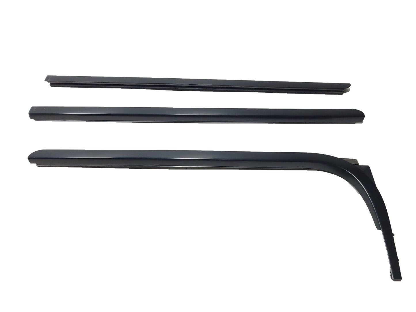 2010 - 2014 Chevrolet Suburban Side Door Window Outer Sealing Strip OEM