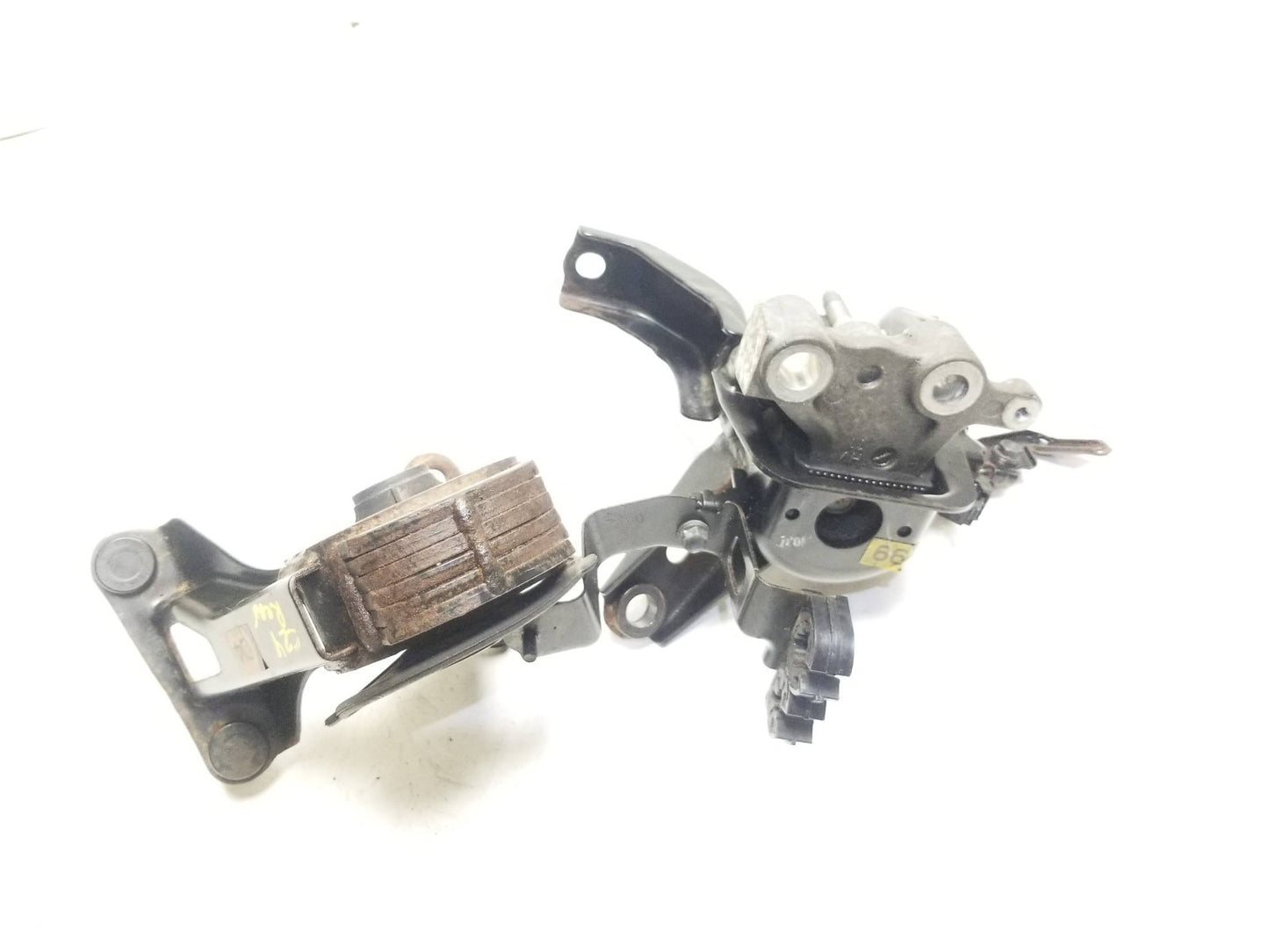 11-17 Lexus CT200h Engine Mount Left & Right Pair Oem✅