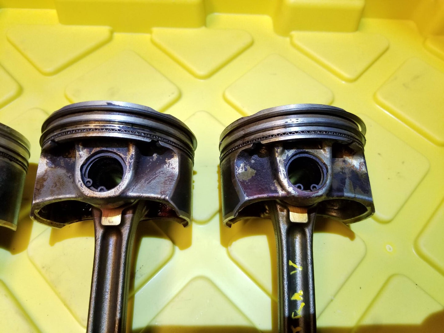 2015 Nissan Sentra Piston W/ Connecting Rod 4pcs 1.8l OEM