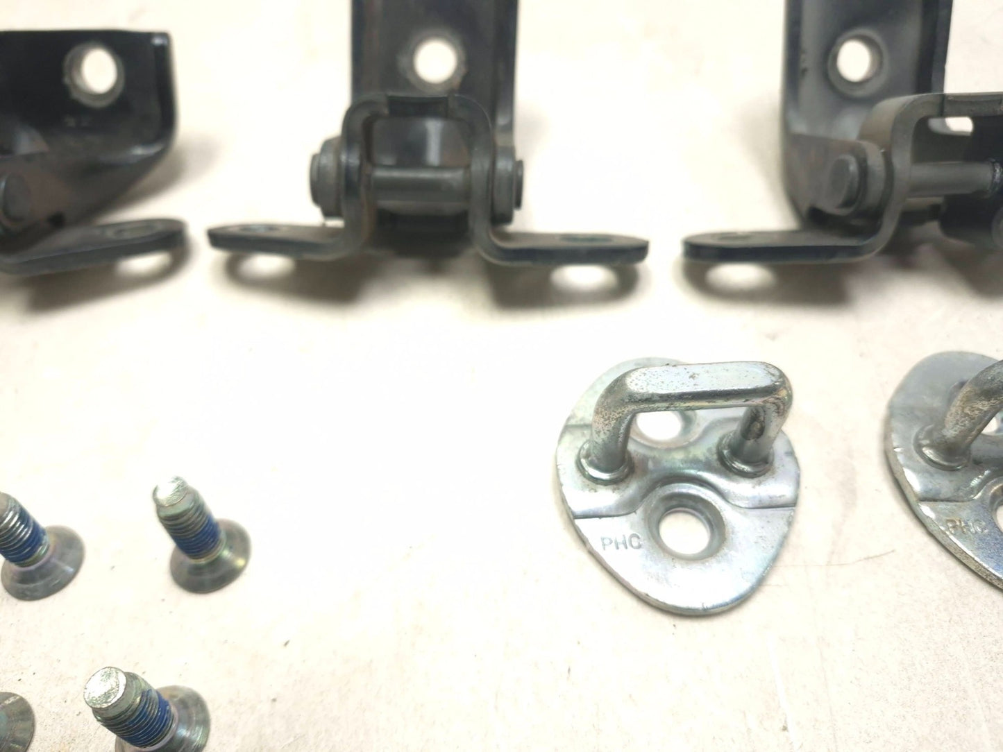 2012 Hyundai Sonata Driver Side Door Hinge & Latch 6pcs W/ Bolt 12pcs OEM