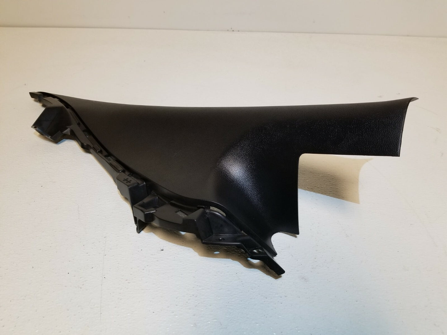 12 13 14 15 16 Hyundai Veloster Rear C Pillar Trim Cover Left Driver Side OEM