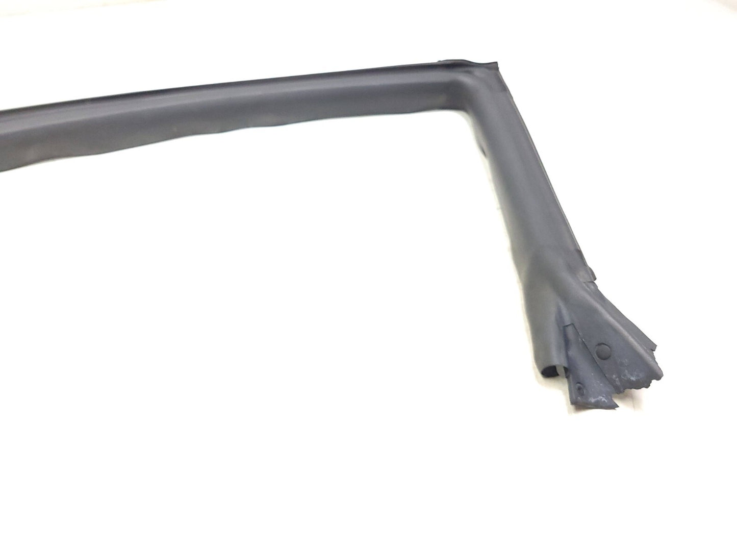 2009 - 2013 Hyundai Genesis Coupe Upper Door Glass Weatherstrip Left & Right OEM