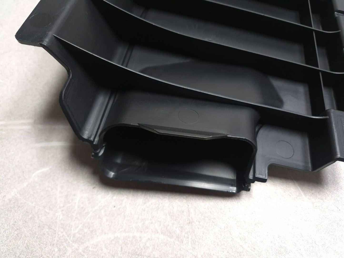 2010 Mercedes-benz R 350 Left Battery Cover Panel OEM