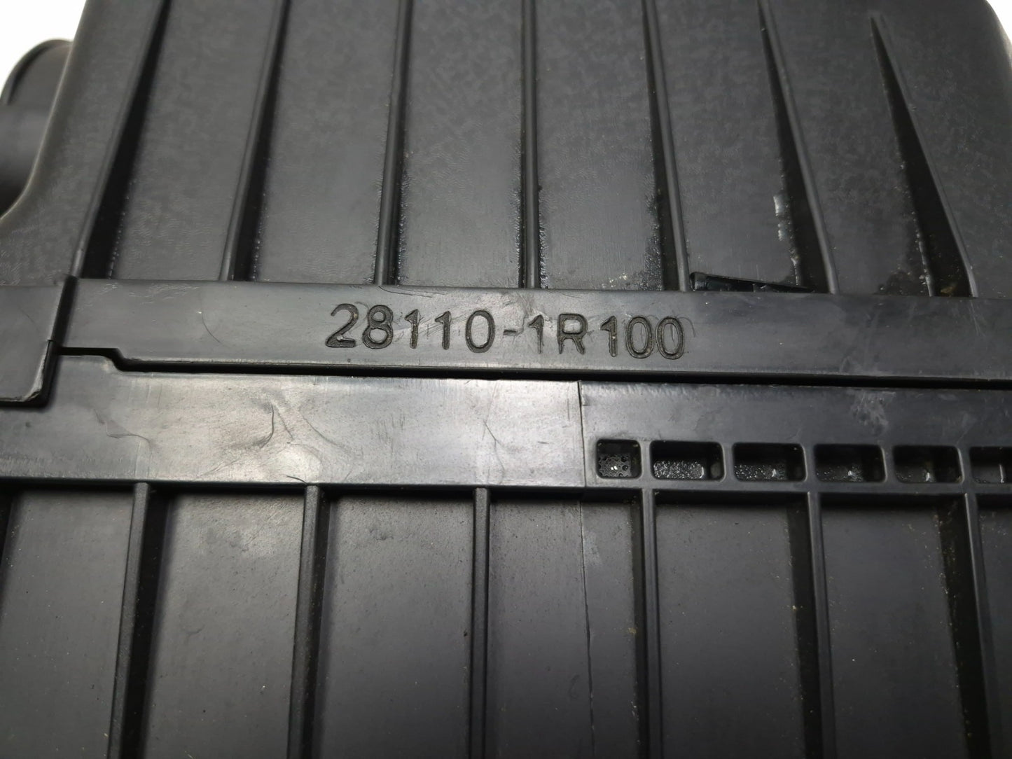 2014 Hyundai Accent Air Cleaner Box Filter Assembly OEM