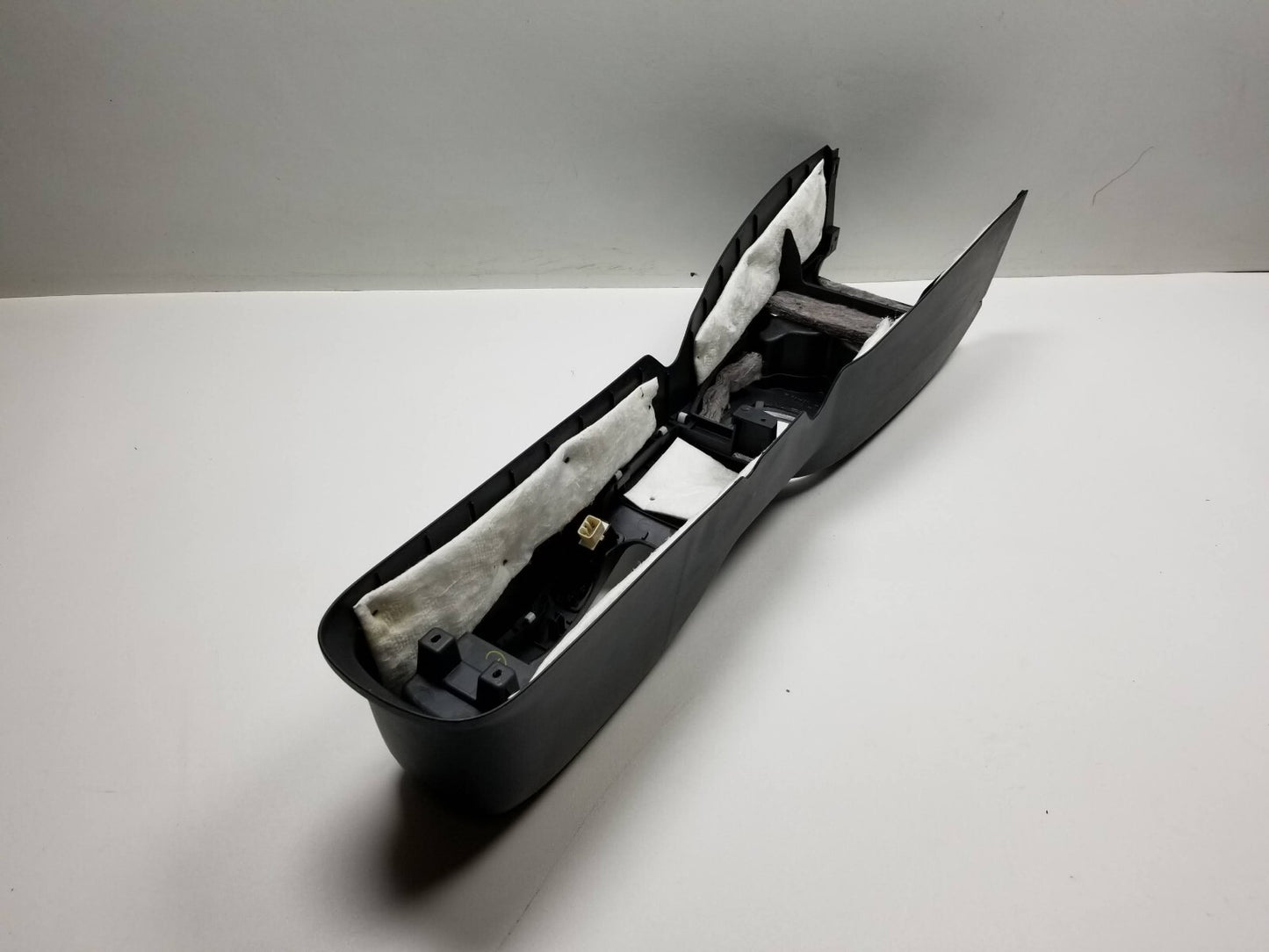2008 Suzuki Sx4 Center Console Trim W/ Cup Holder OEM