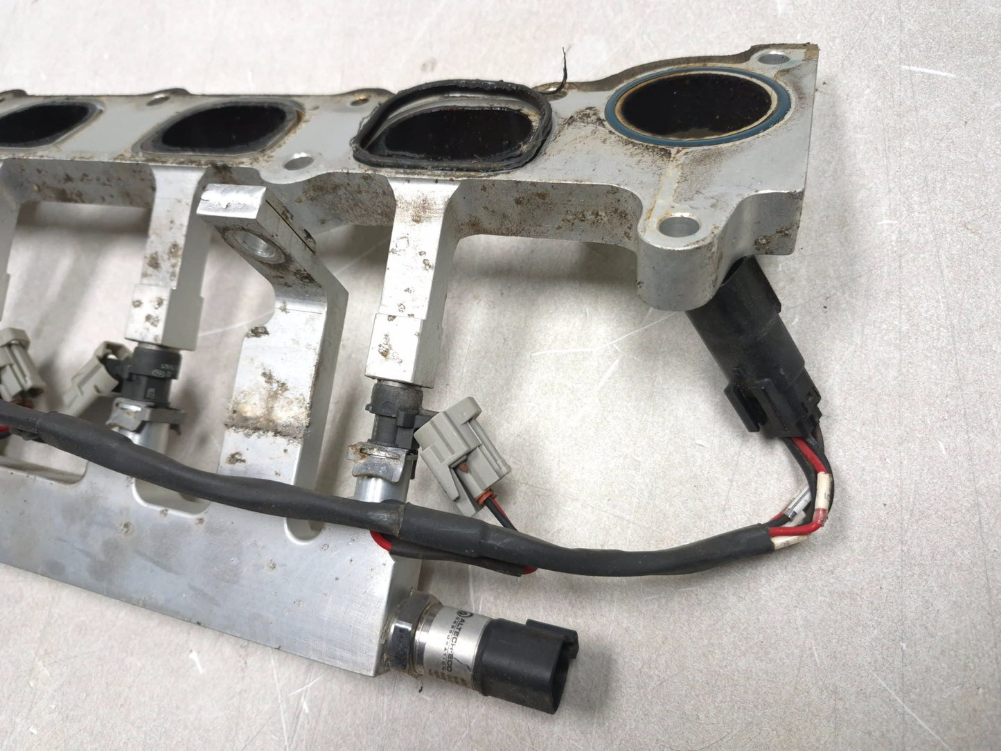 2013 Ford Transit Connect Fuel Rail With Injectors OEM