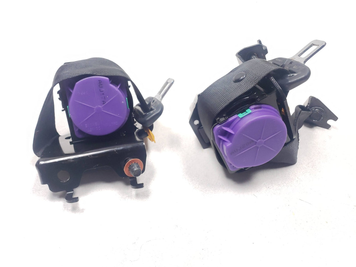 2020 Hyundai Venue Rear Seat Belt 2pcs OEM