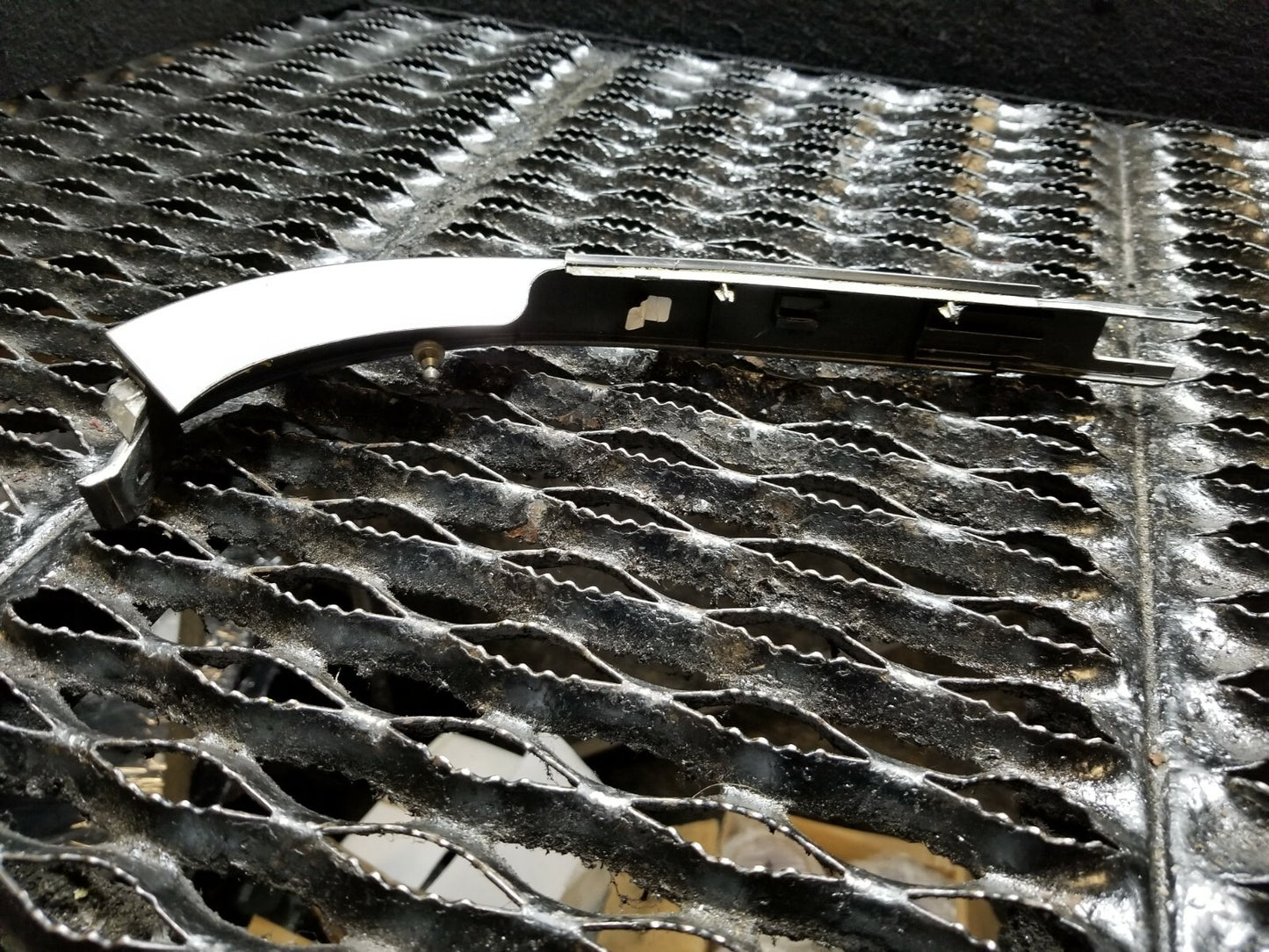 11 12 13 Kia Soul Roof End Cap Molding Left Driver Side OEM