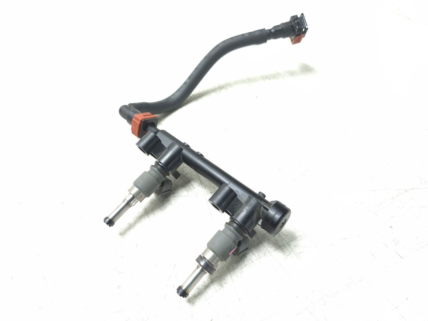 2019 Kawasaki Z400 Er400d Fuel Injector W/ Rail Assy OEM