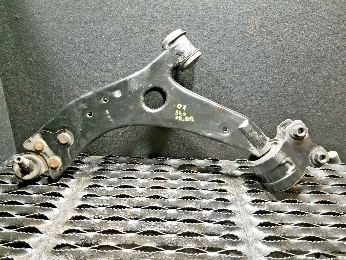 2007 Volvo S40 2.4l Front Lower Control Arm Left Driver Side OEM