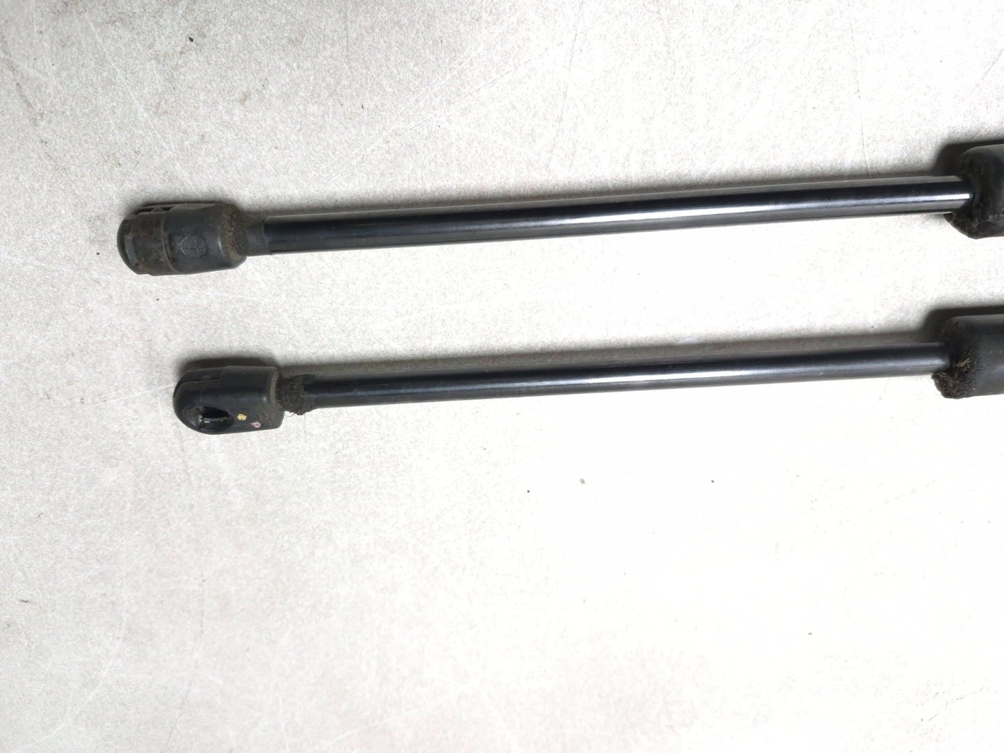 2013 Dodge Grand Caravan Liftgate Lift Shock Support Pair Oem✅