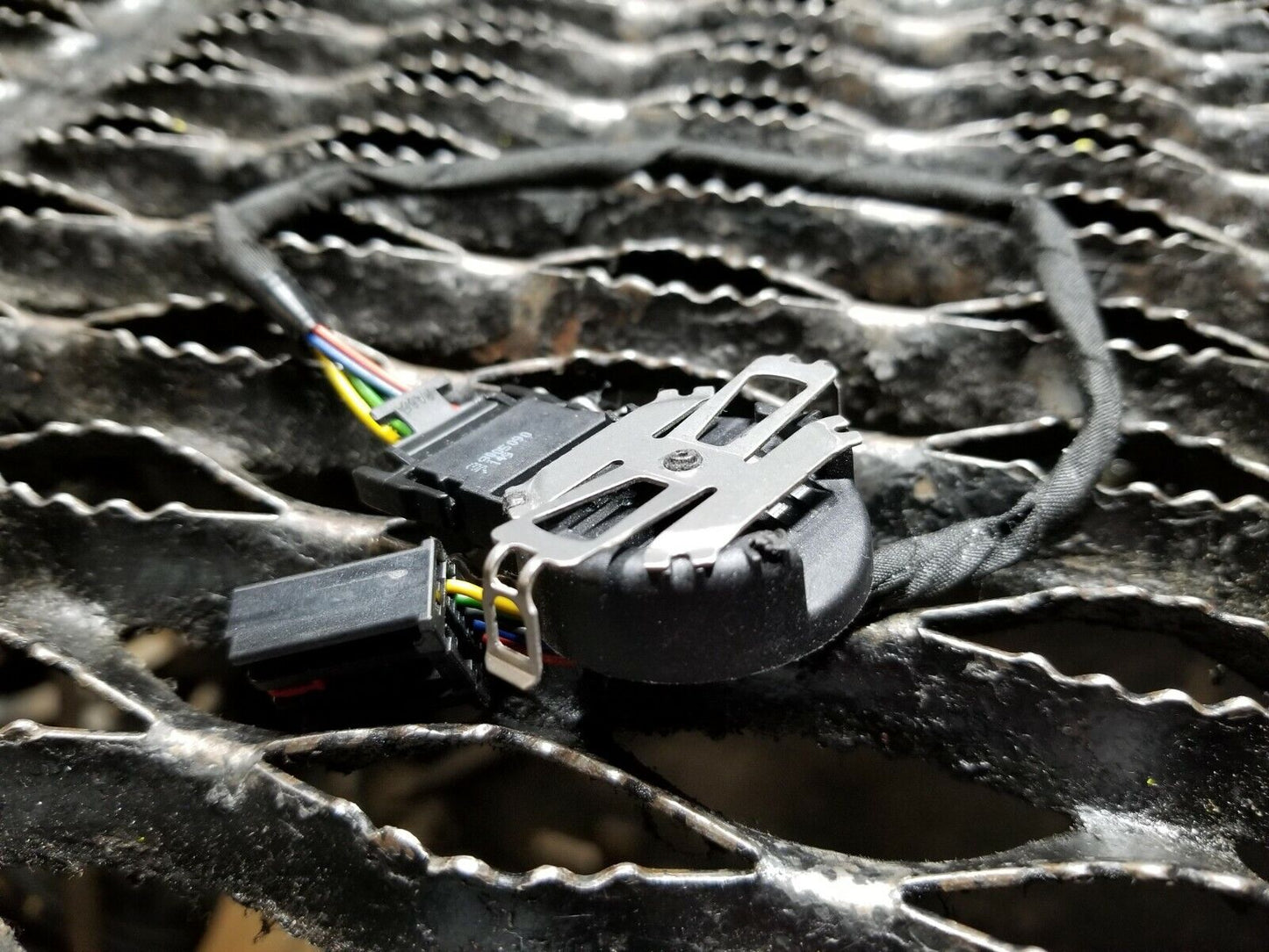 15 16 17 18 Chevrolet Impala Windshield Temperature Rain Sensor 39005090 OEM