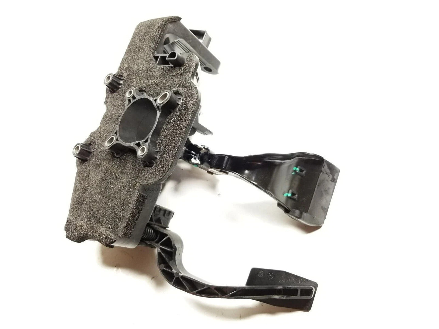 14 15 16 17 Fiat 500l At Gas Accelerator & Brake Pedal  W/ Bracket    OEM