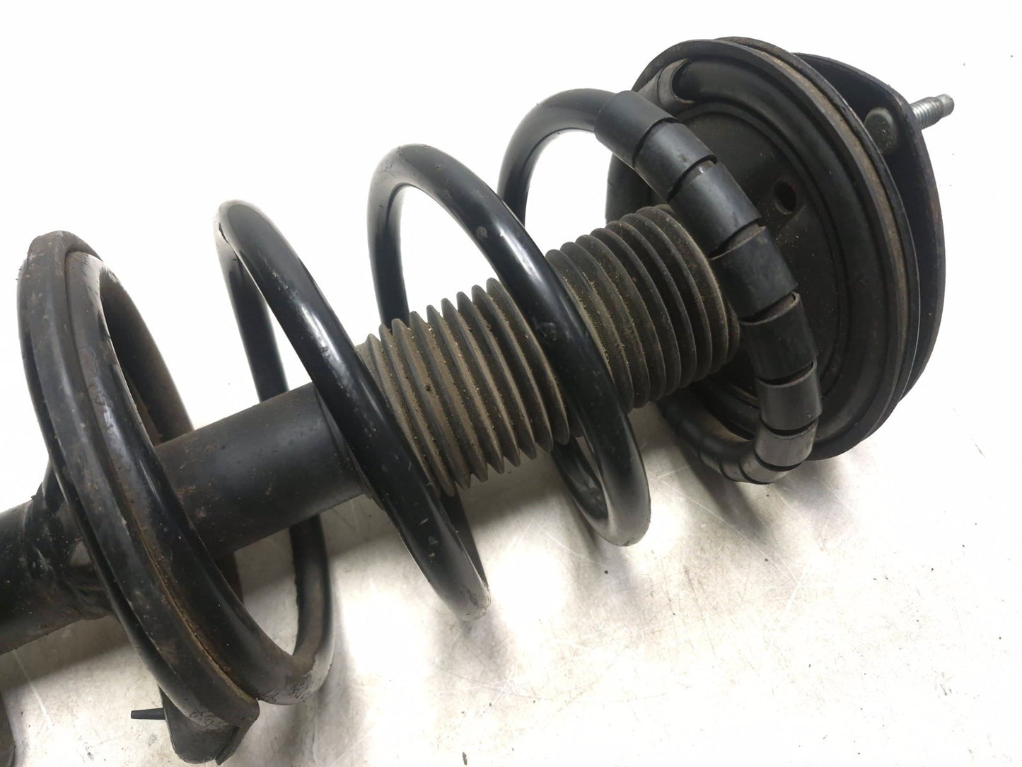 2008 Hyundai Tucson Front Left & Right Strut Shock Assy Pair OEM